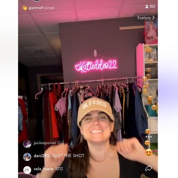 Tops - congrats l! New pallet pull items !! 🥳🥳